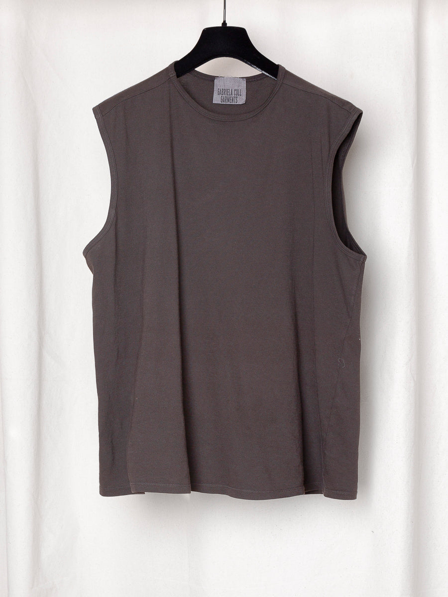 S17 NO.33 BLACK SLEEVELESS T-SHIRT