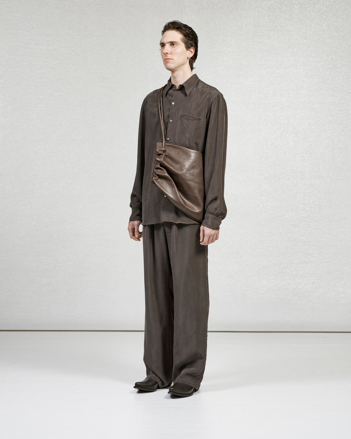 S17 NO.131 BROWN GATHERED CROSSED LEATHER BAG