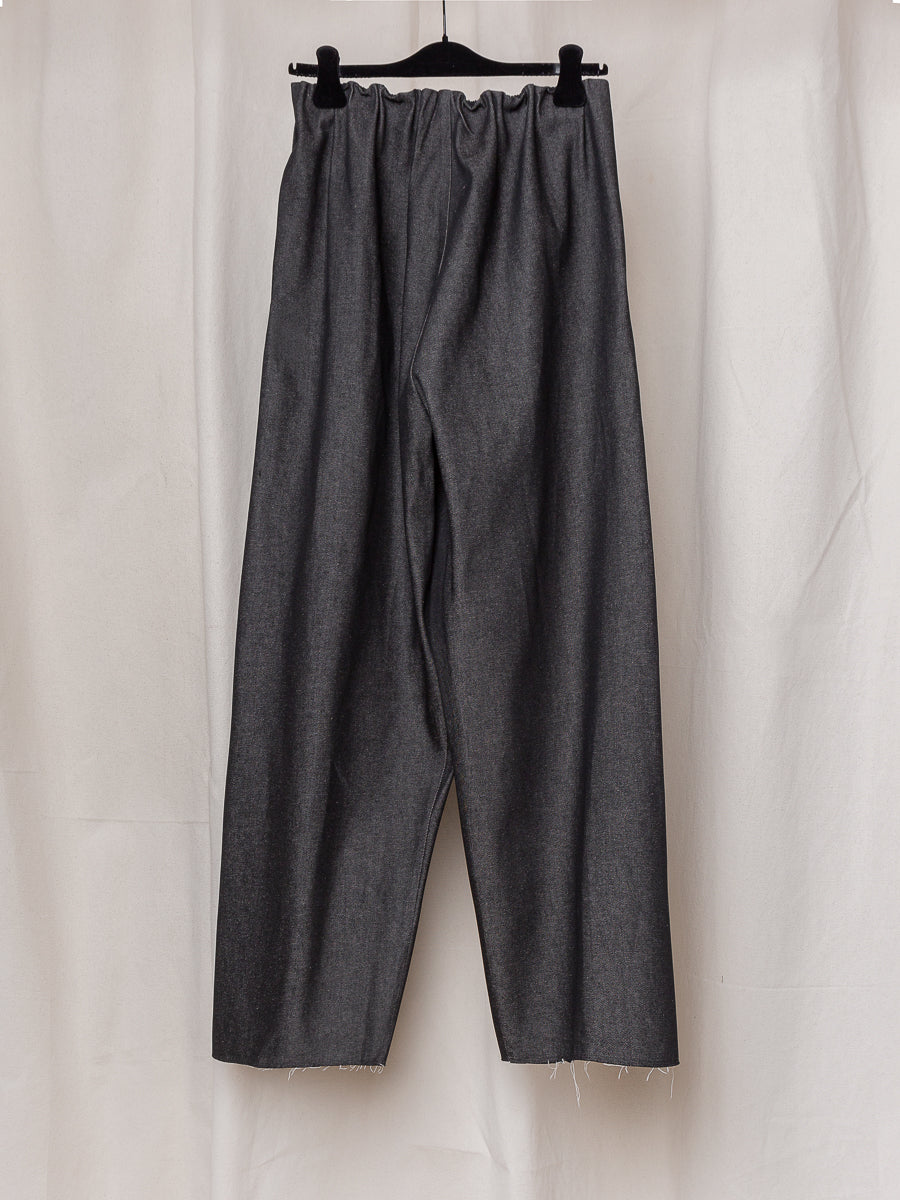 S17 NO.310 BLACK DENIM CROSSED TROUSERS
