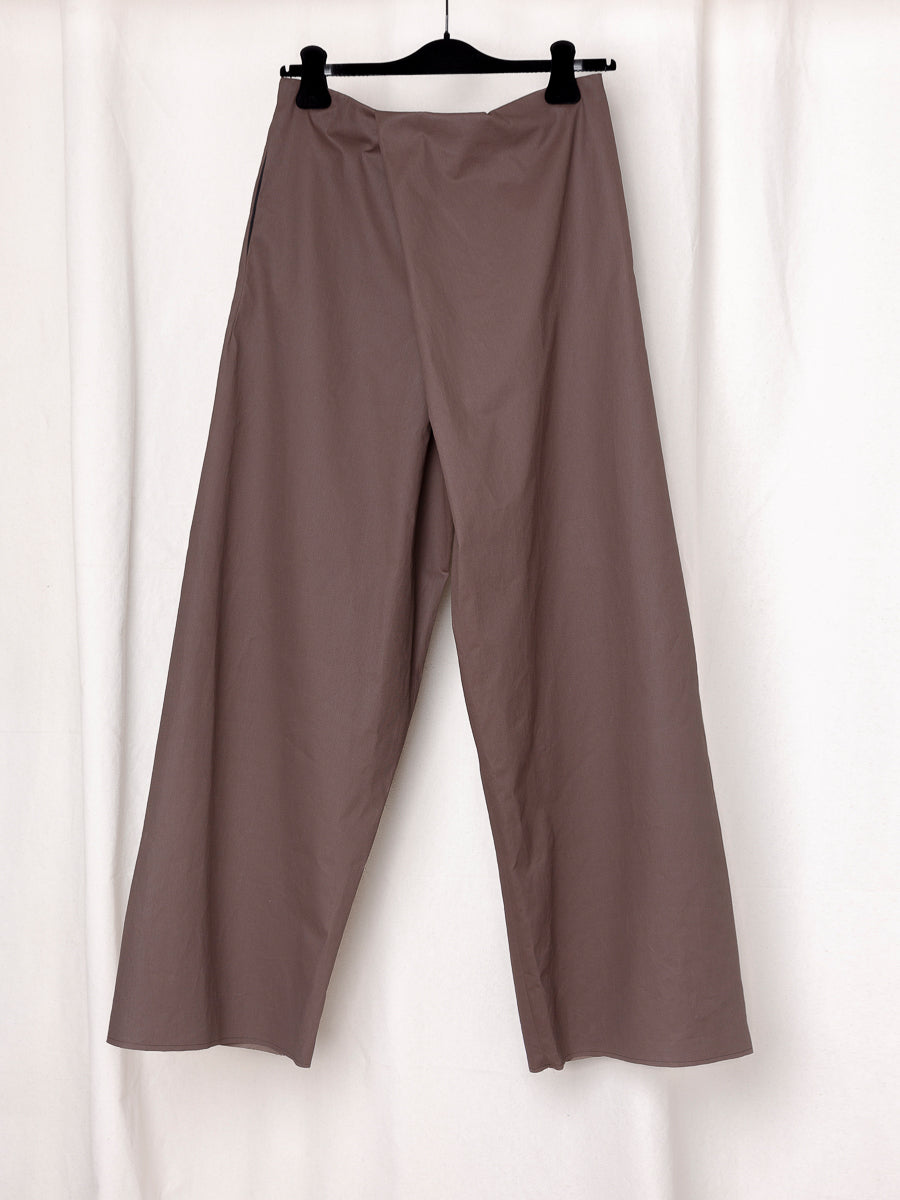S17 NO.310 BROWN CROSSED TROUSERS