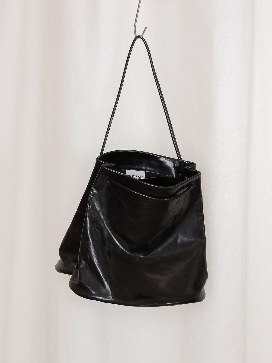 PREORDER S20 NO.17 BLACK LEATHER HOOF BAG
