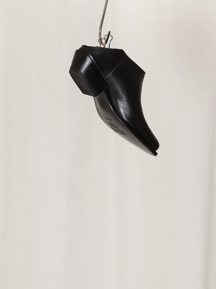 S17 NO.130 BLACK CROPPED BOOTS