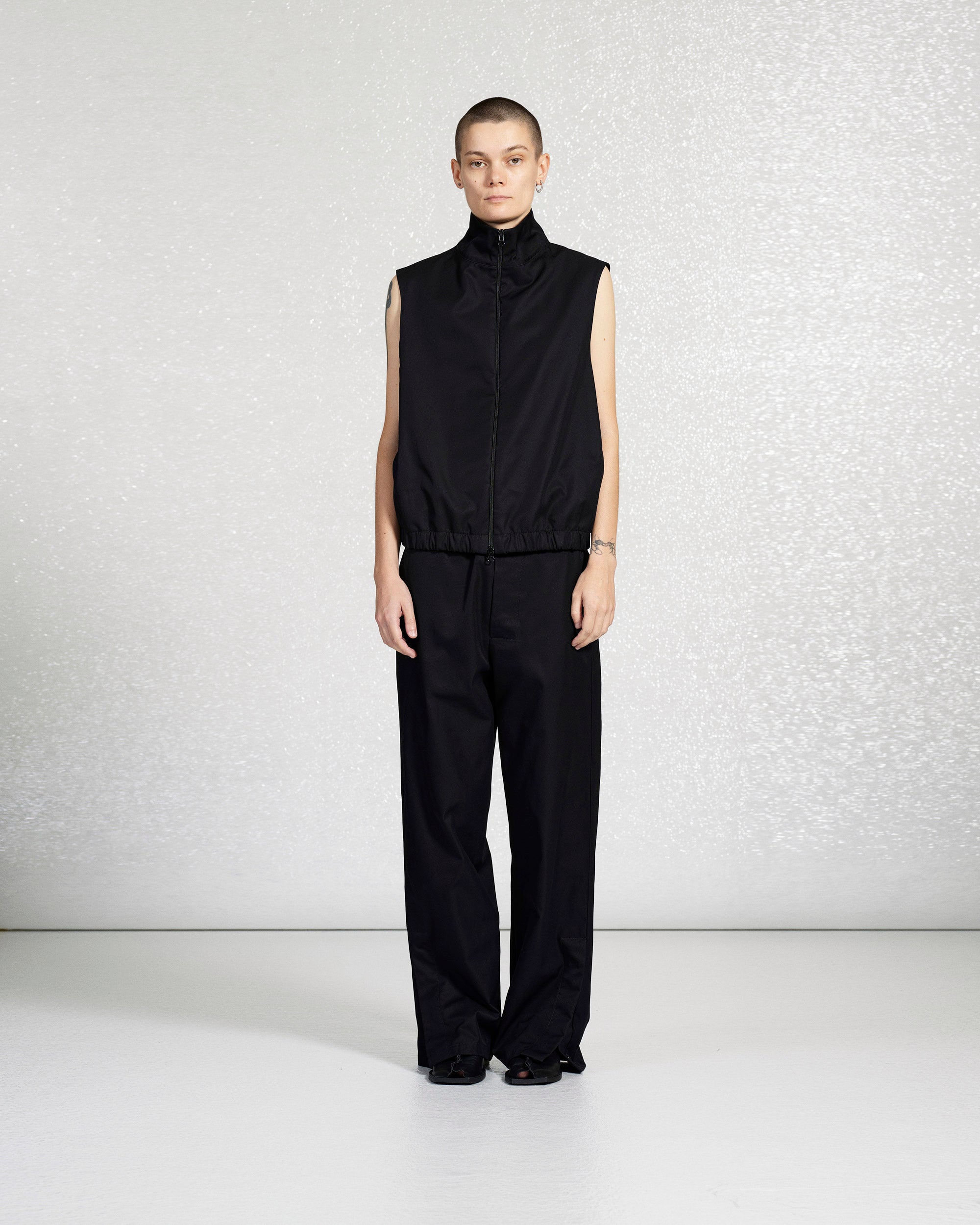 S18 NO.337 BLACK GABARDINE ZIPPER VEST