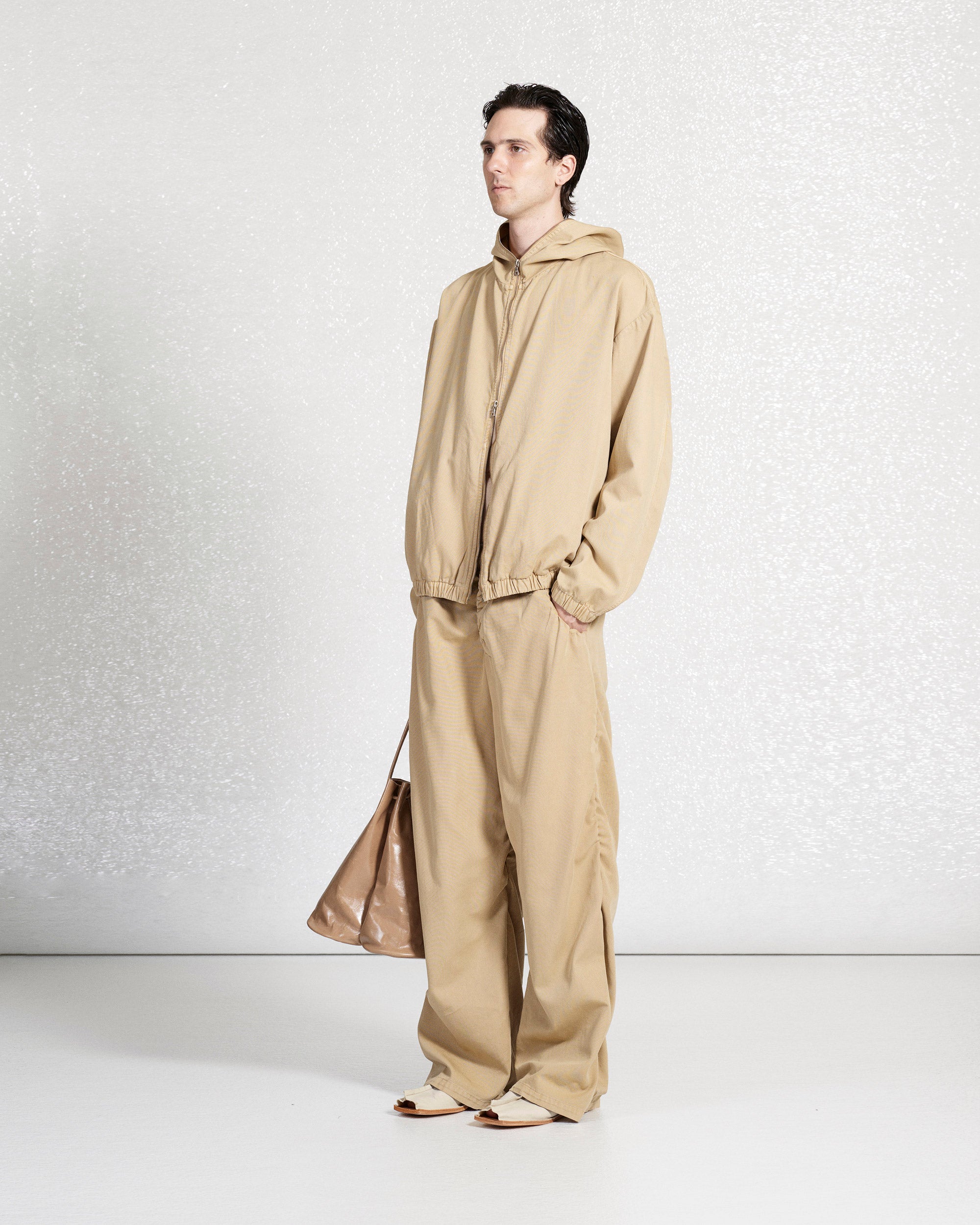 S18 NO.17 SAND LEATHER HOOF BAG