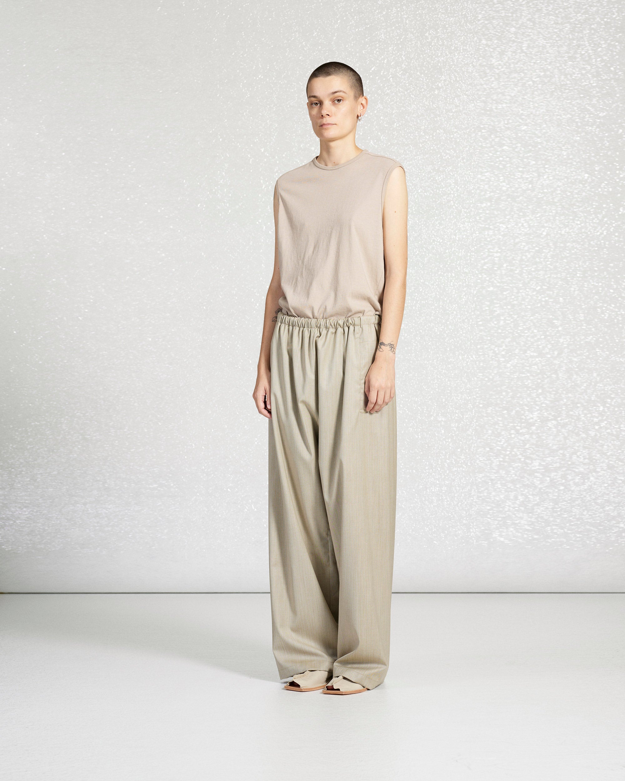 S18 NO.33 BROWN ORGANIC COTTON SLEEVELESS T-SHIRT