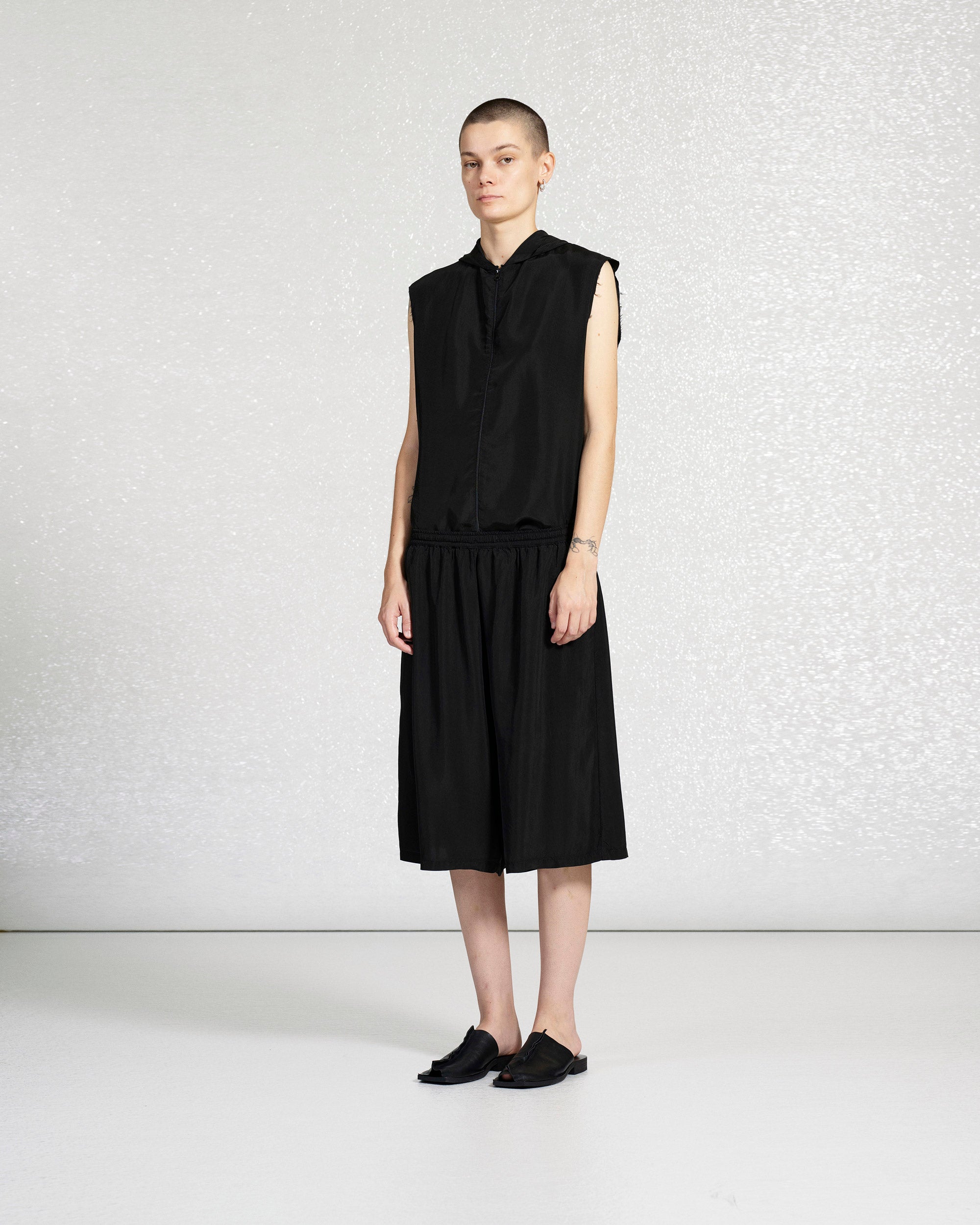 S18 NO.335 CUPRO HOODED ZIPPER TOP